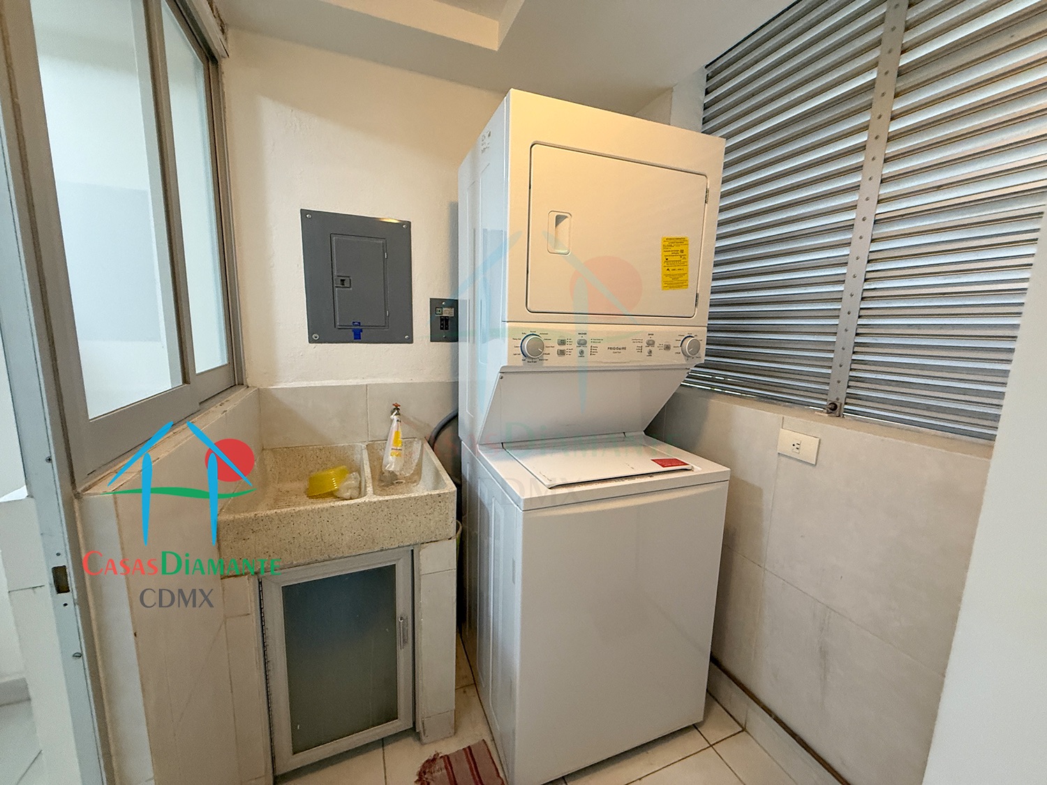 Polanco Tres Picos Rojo - Lavandería 1